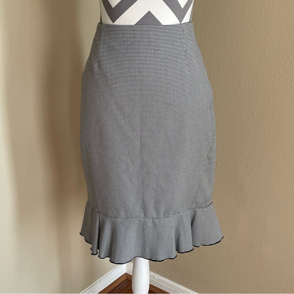 NEW - White House Black Market - Elegant Black & White Ruffle Skirt - Size: 10